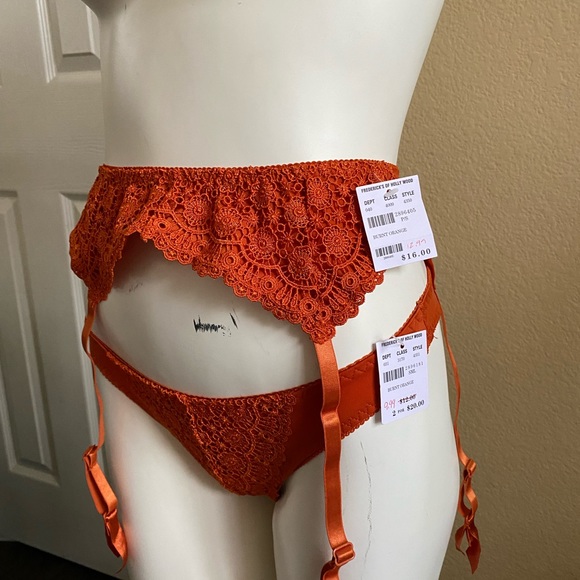 NEW Fredericks of Hollywood garter set - Picture 4 of 6